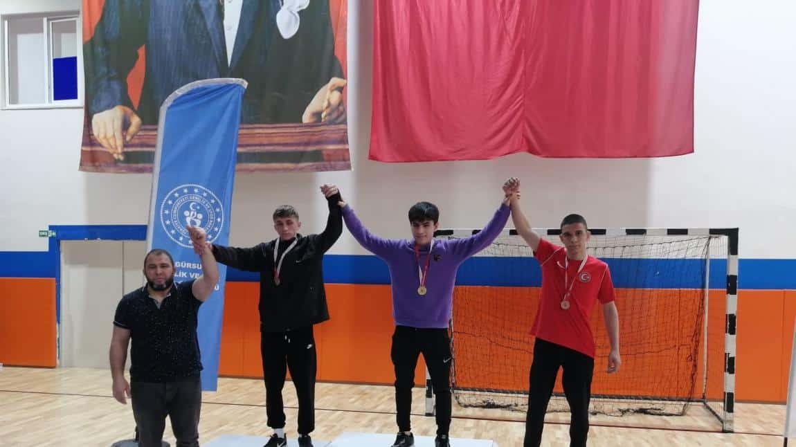 Öğrencimiz Muhammed Hadi Koç U15 Güreş Musabakaları'nda Bursa 3. sü Oldu