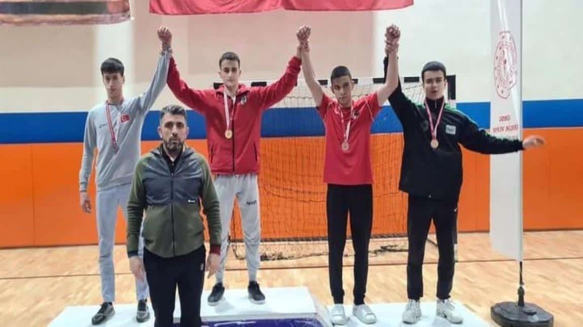 Öğrencimiz Muhammed Hadi Koç U17 Güreş Musabakaları'nda Bursa 3. sü Oldu.